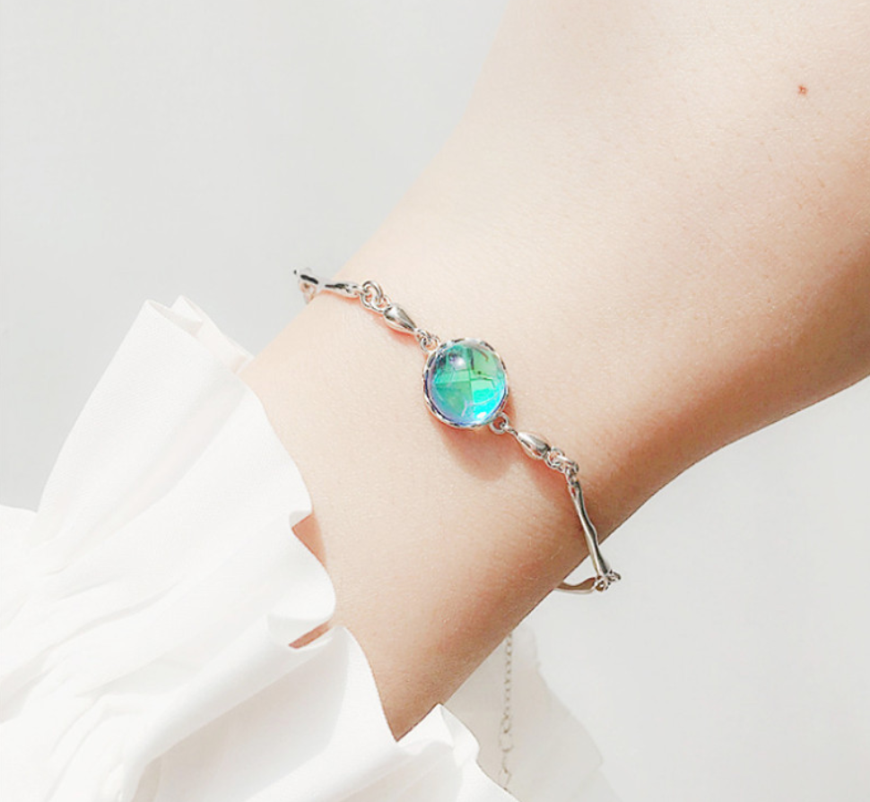 Blue bead bracelet