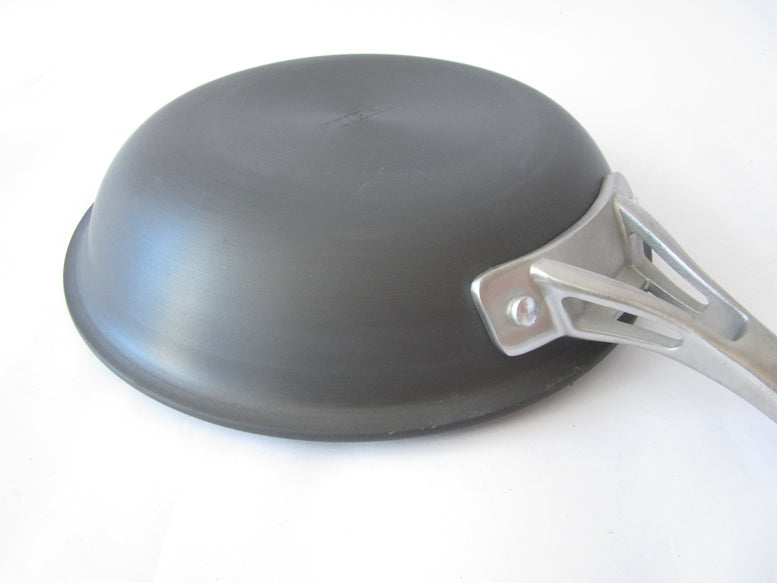 Non-stick frying pan without oil smoke