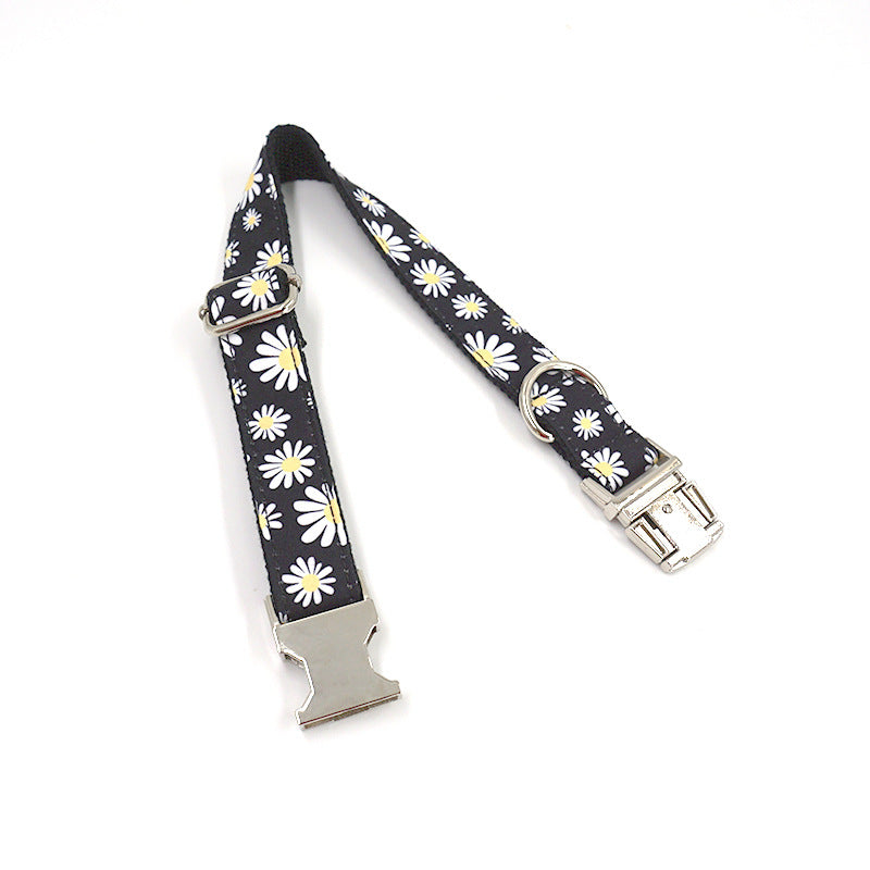 Pets Go Out Towing Rope, And Small Daisy Environmental Protection Printing